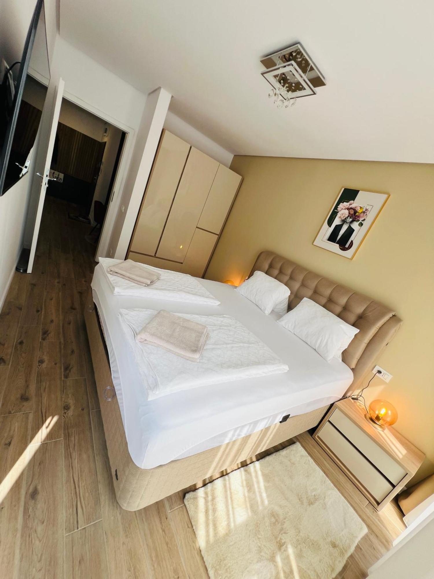 Apartament Judy Oradea Bagian luar foto